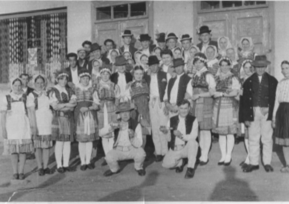Historická fotografia zo života obce Malý Lipník